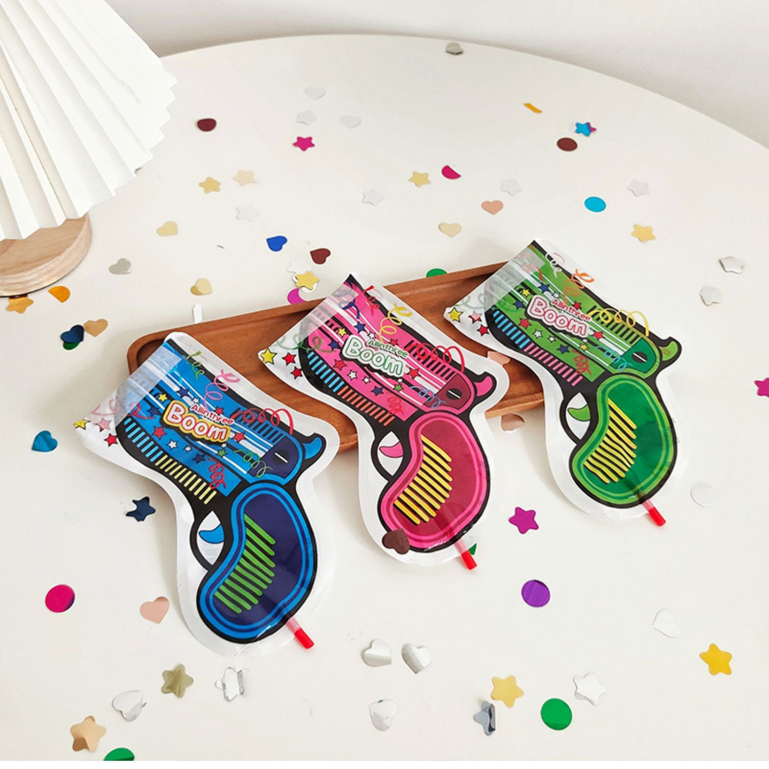Confetti popper set includes